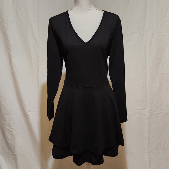 SHEIN Women's V-neck Two-Layer Hem Mini Dress NWT - Picture 3 of 12